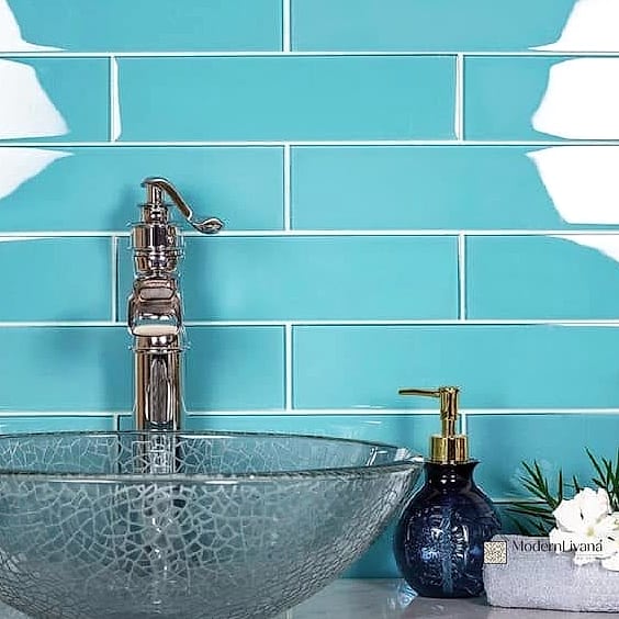 25 Modern Glass Tile Ideas That Look Expensive But Aren't 5 Aqua Blue Coastal Glass Mosaic