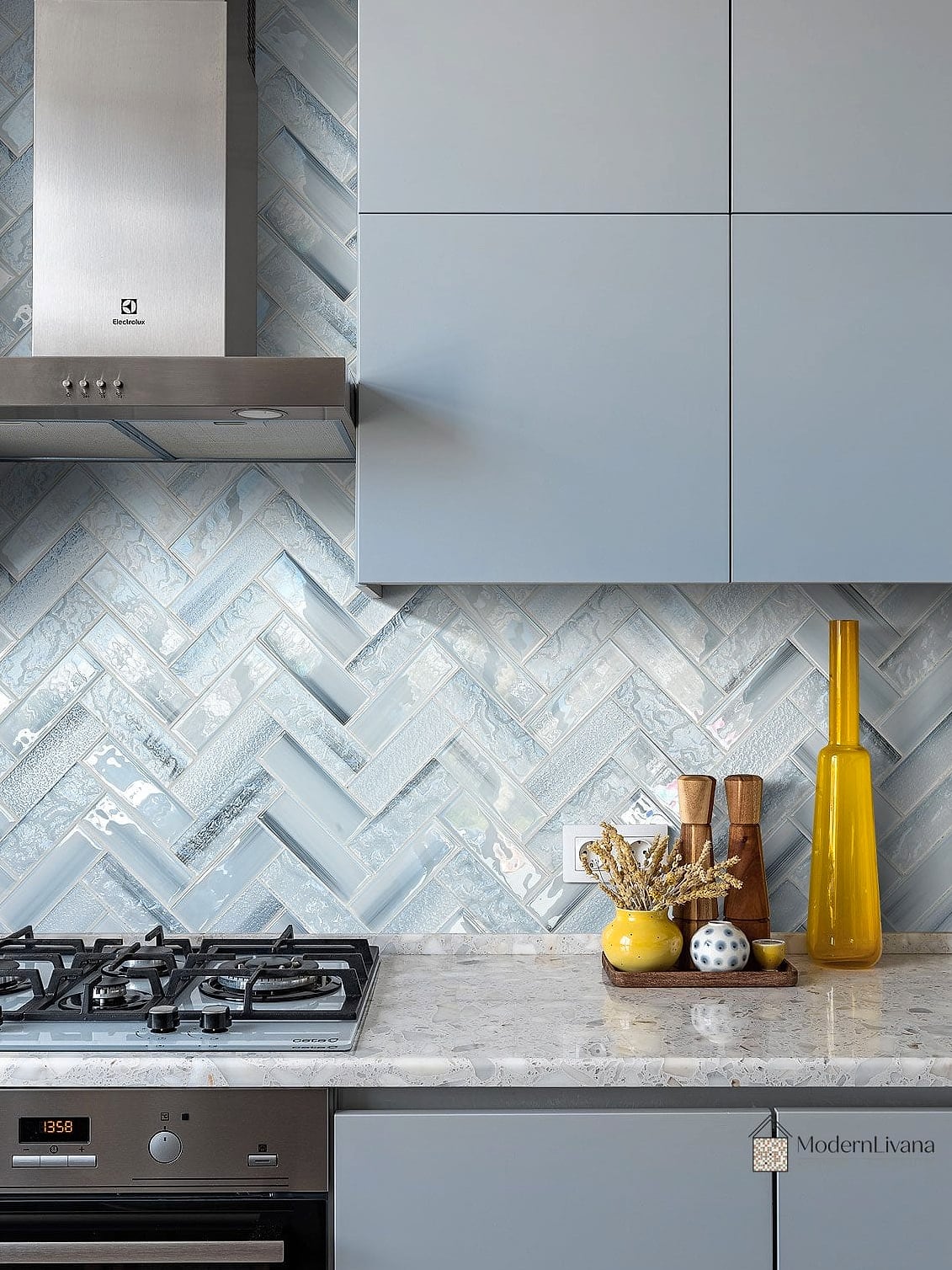 Blue Glass Tile for a Bright Kitchen