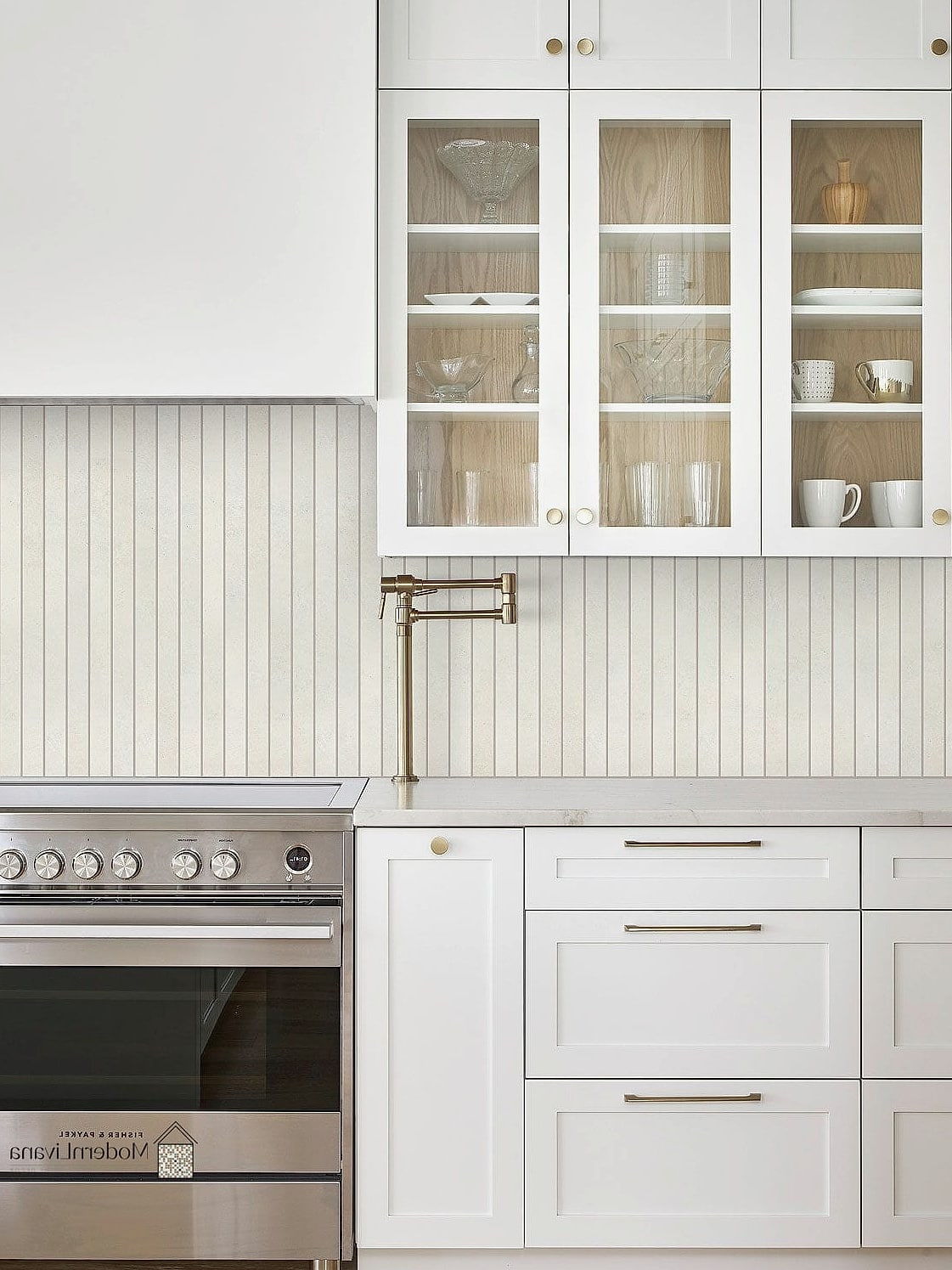 25 Modern Glass Tile Ideas That Look Expensive But Aren't 9 Champagne Glass Tile