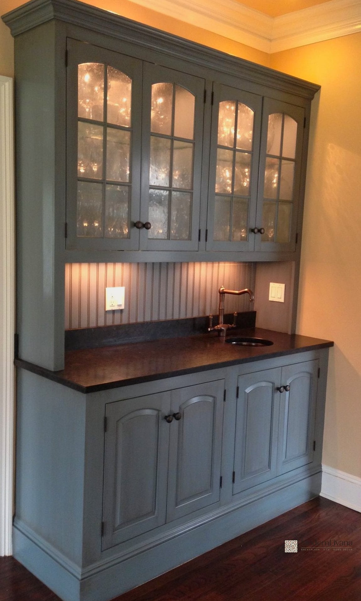 Chevron in a Butler's Pantry