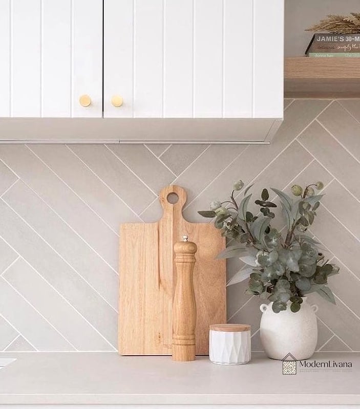 28 White Chevron Backsplash Ideas That Maximize Style and Function 1 Classic Glossy Ceramic Chevron