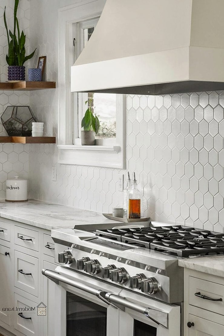 Floor-to-Ceiling Statement Backsplash