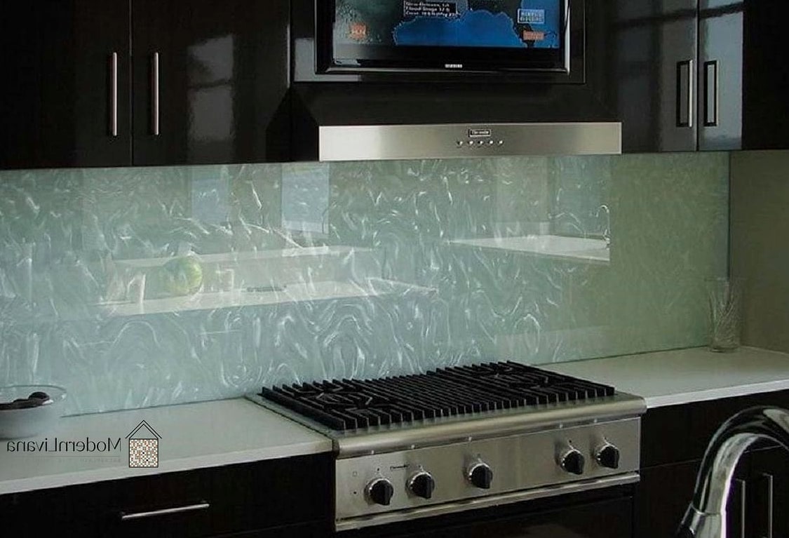 Glass Sheet Backsplash Behind the Kitchen Island