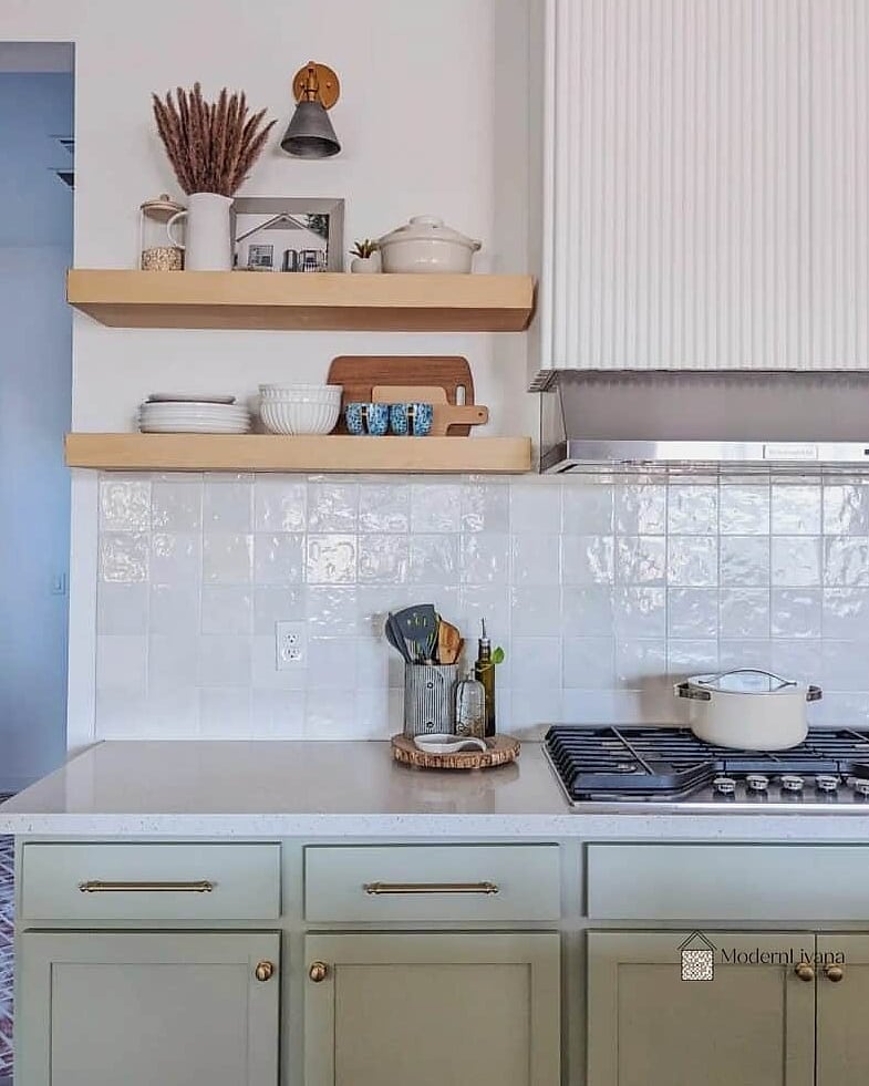 Glossy White Tile with Matching Grout