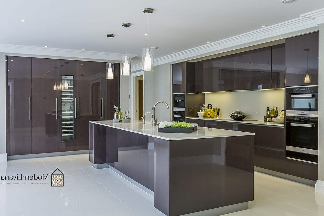 High-Gloss Black Cabinets for a Dramatic Look