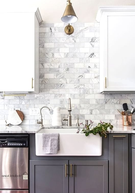 30 Marble Backsplash Ideas That Are Stylish and Practical 16 Marble Tile with Brass Trim