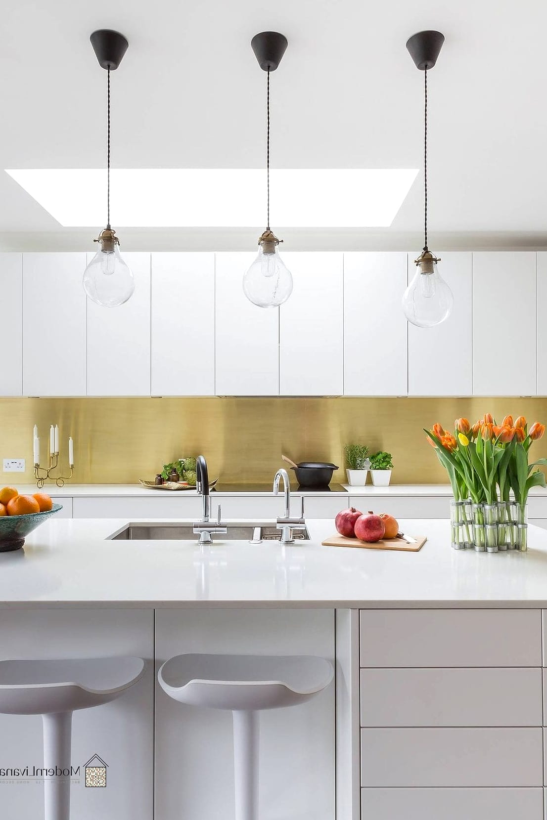 24 Brass Backsplash Ideas That Maximize Style and Function 12 Polished Brass for a Glamorous Kitchen