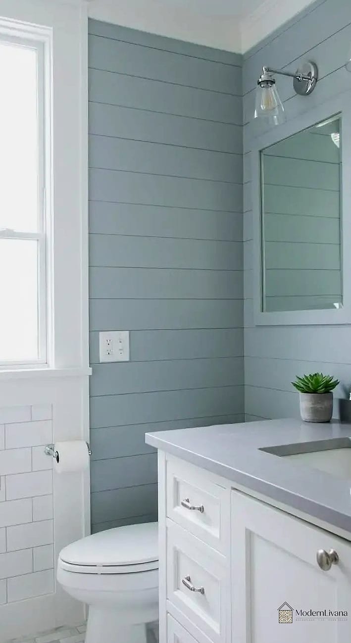 Simple Painted Wall with Decorative Trim