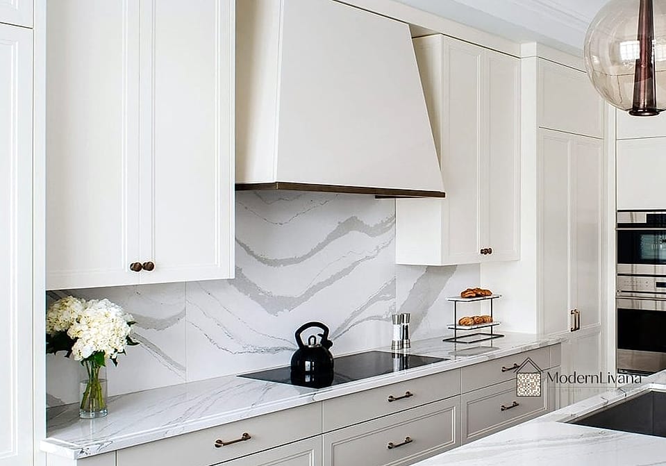 27 White Quartz Backsplash Ideas for Every Home Style and Budget 18 Small Kitchen Light Enhancer
