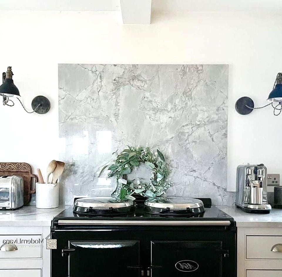 23 Marble Backsplash Ideas That Are Stylish and Practical 14 Small Marble Backsplash Behind the Stove