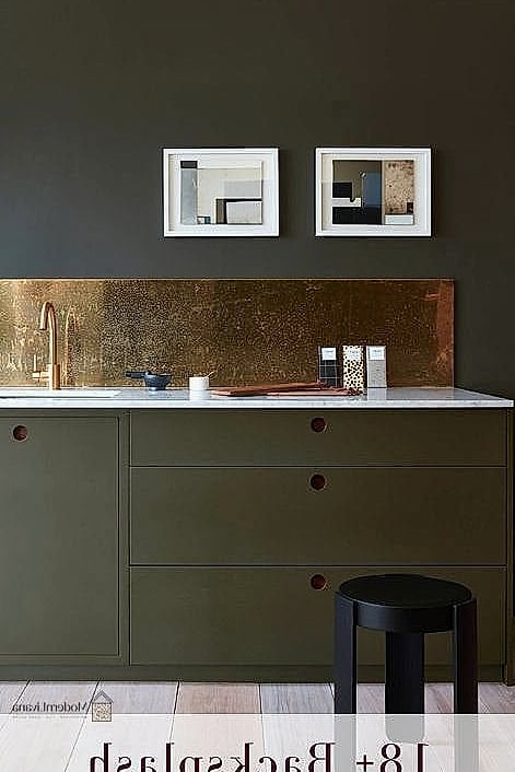 24 Brass Backsplash Ideas That Maximize Style and Function 14 Vertical Brass Tile Layout