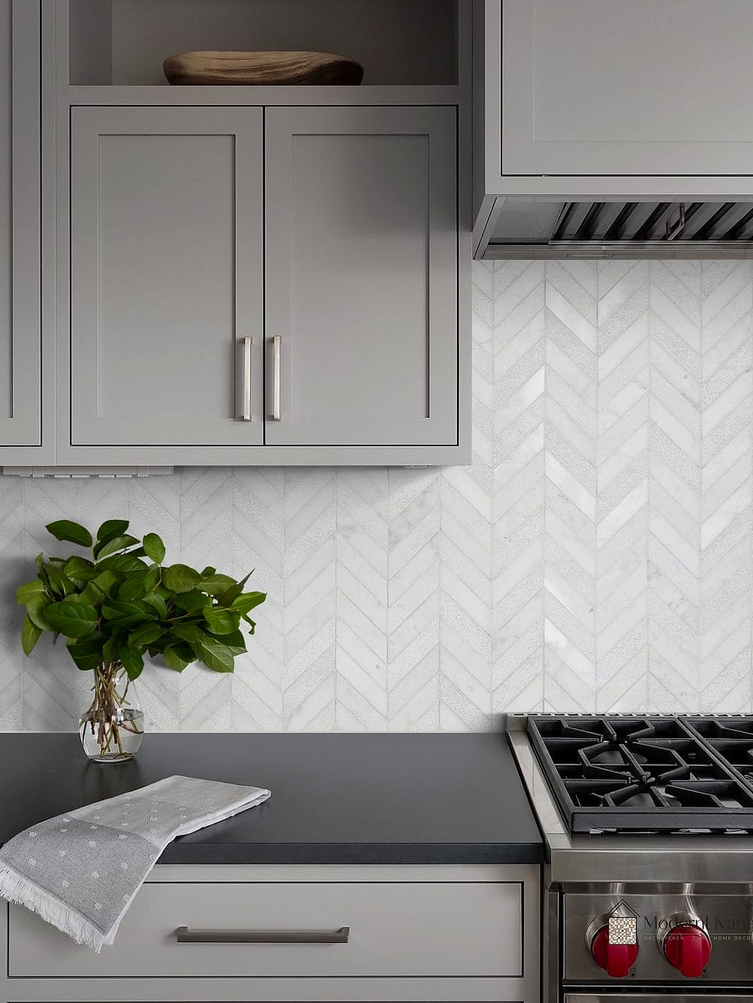 22 White Chevron Backsplash Ideas That Maximize Style and Function 8 7. Vertical White Chevron Backsplash Layout
