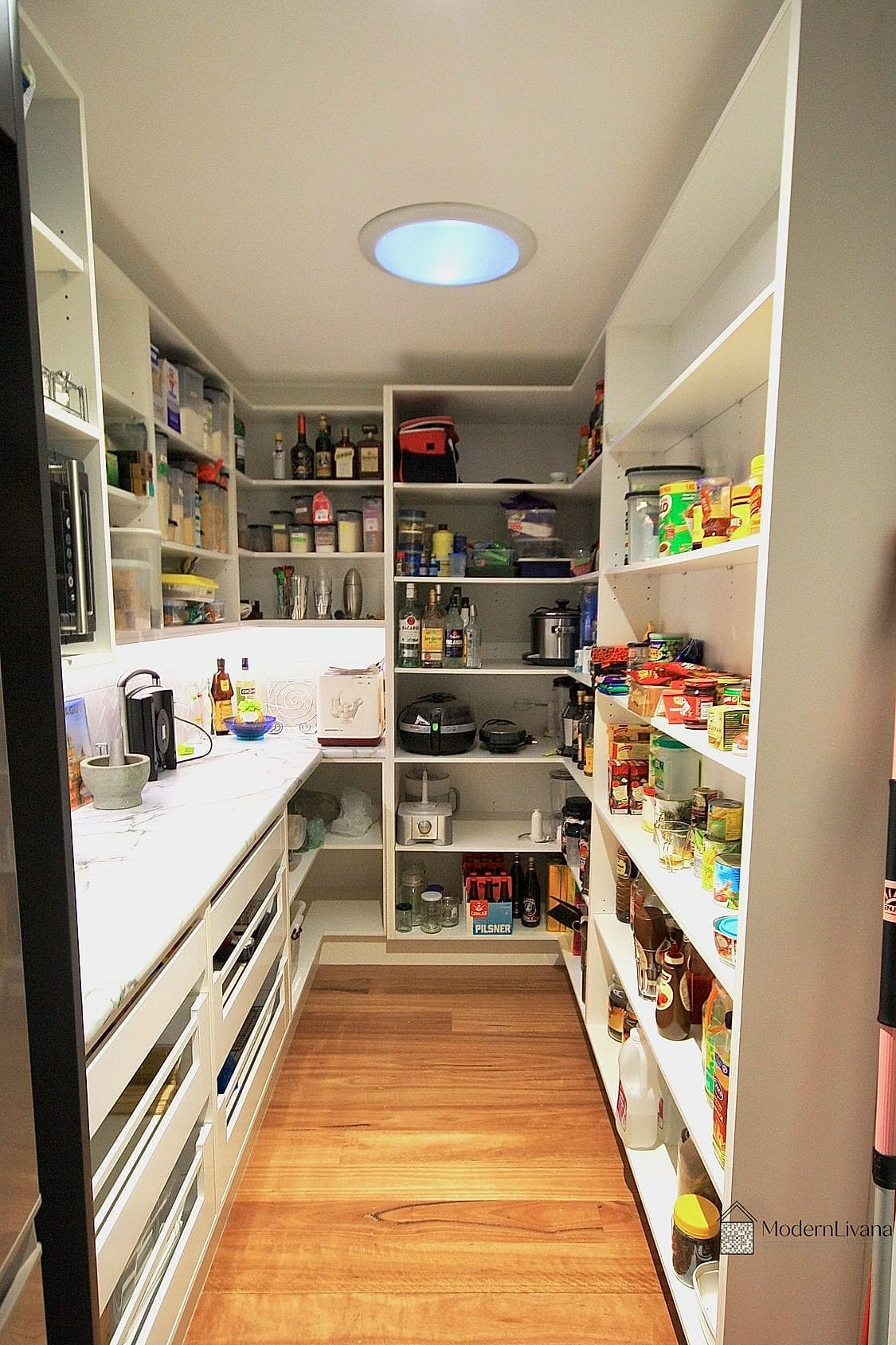 A Walk-In Pantry That Works Hard