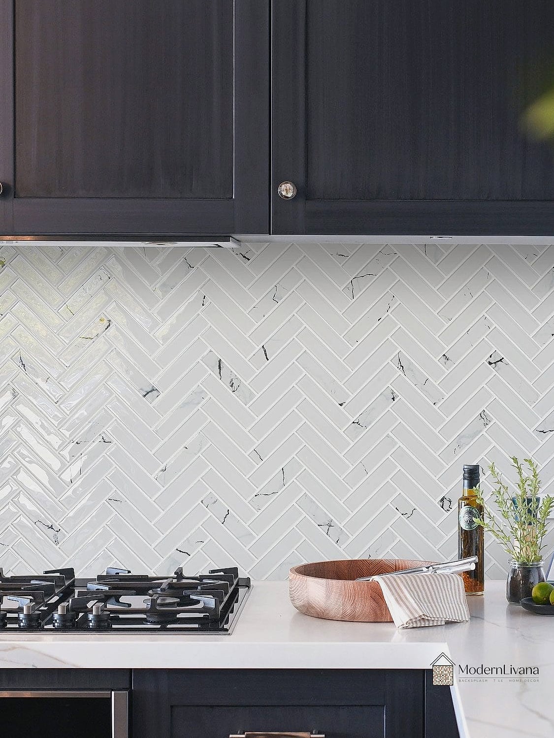 22 White Chevron Backsplash Ideas That Maximize Style and Function 6 5. White Chevron Mosaic Tile Design