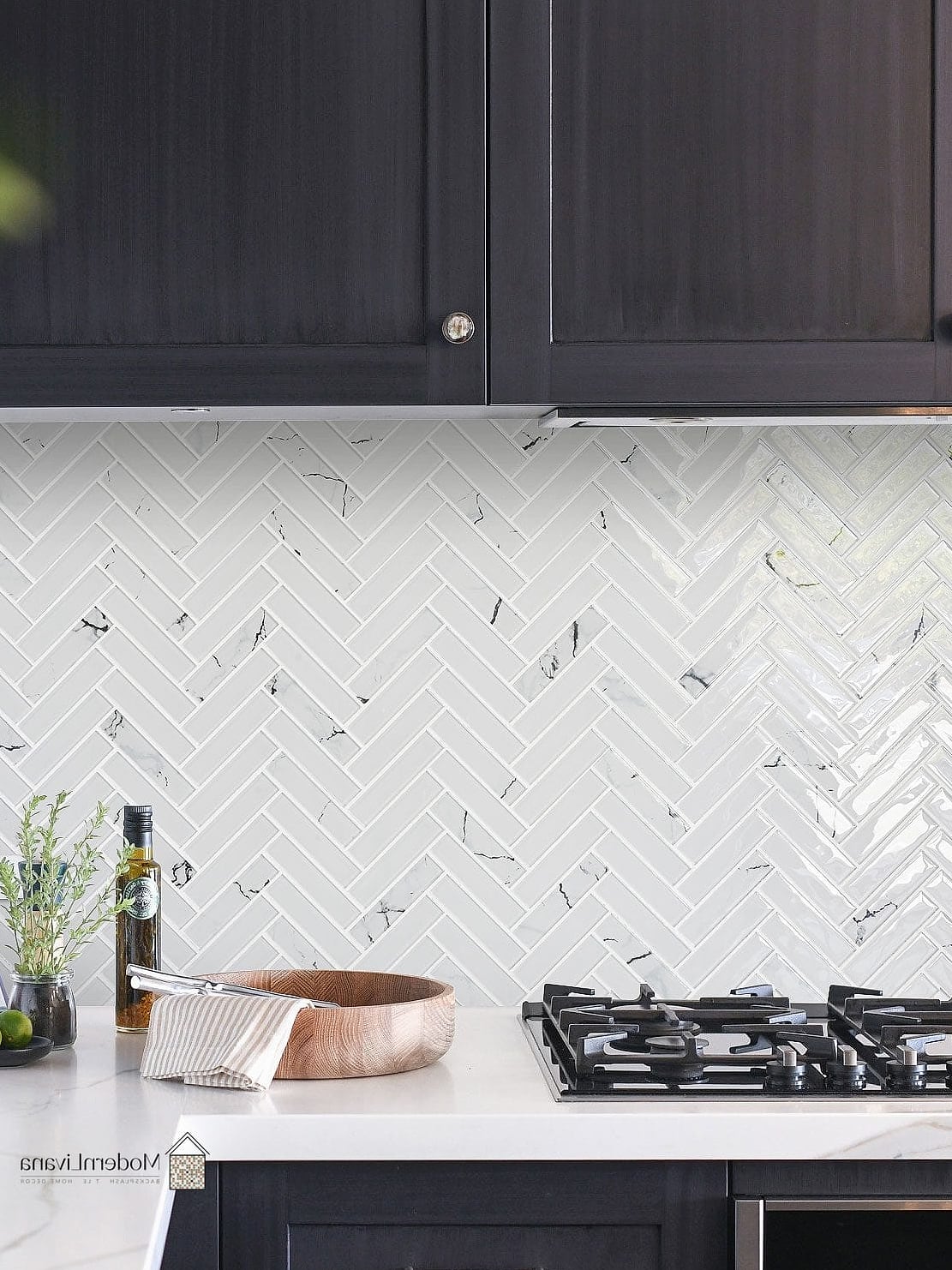 27 White Glass Metal Backsplash Ideas That Are Absolutely Worth It 12 White Glass Metal Backsplash With Marble Countertops