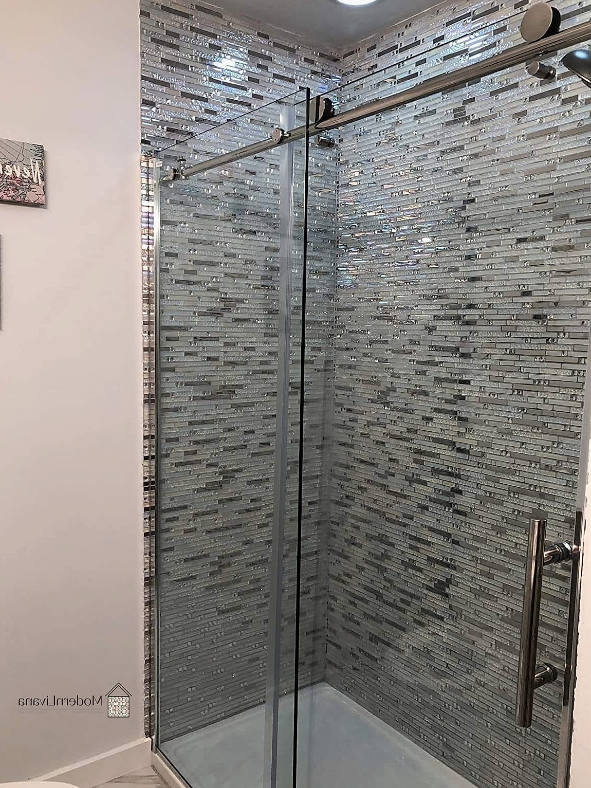 27 White Glass Metal Backsplash Ideas That Are Absolutely Worth It 17 White Glass Stacked Tile Layout