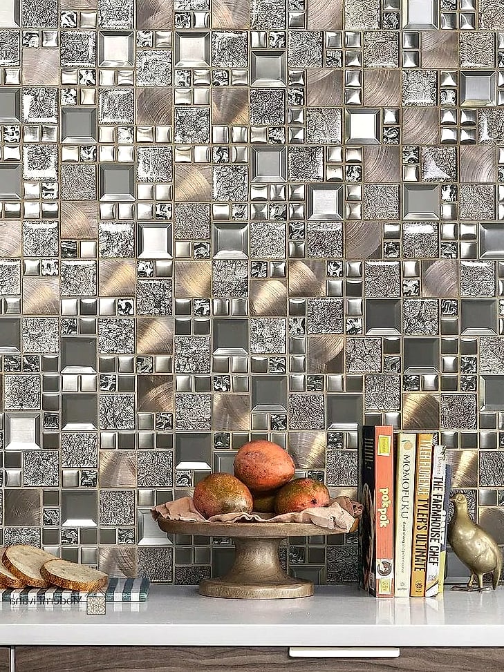27 White Glass Metal Backsplash Ideas That Are Absolutely Worth It 27 White Glass Metal Backsplash With Custom Patterns