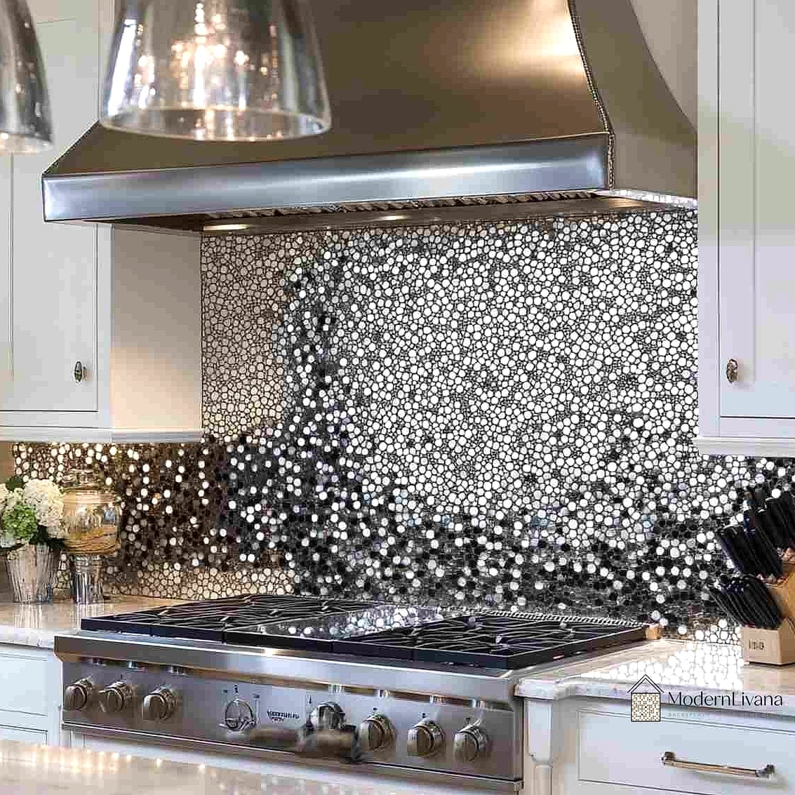 29 Kitchen Backsplash Ideas From Homes We Absolutely Love 25 White Penny Round Tile