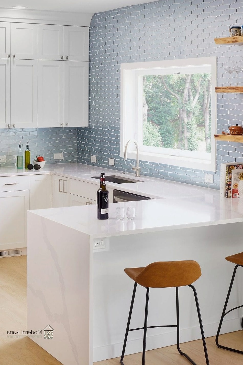 27 White Quartz Backsplash Ideas for Every Home Style and Budget 25 White Quartz with Colorful Cabinets