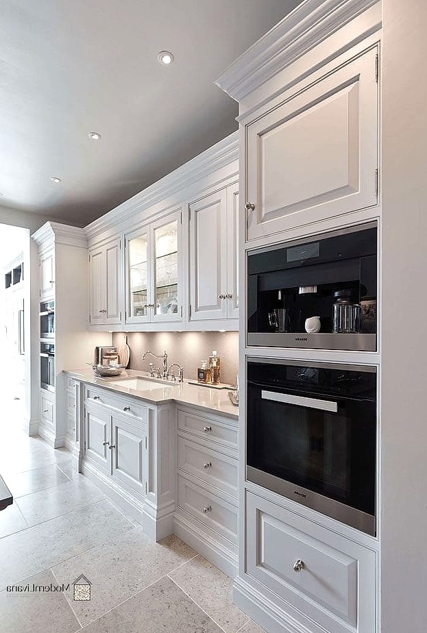 White Subway Tile with Dark Grout