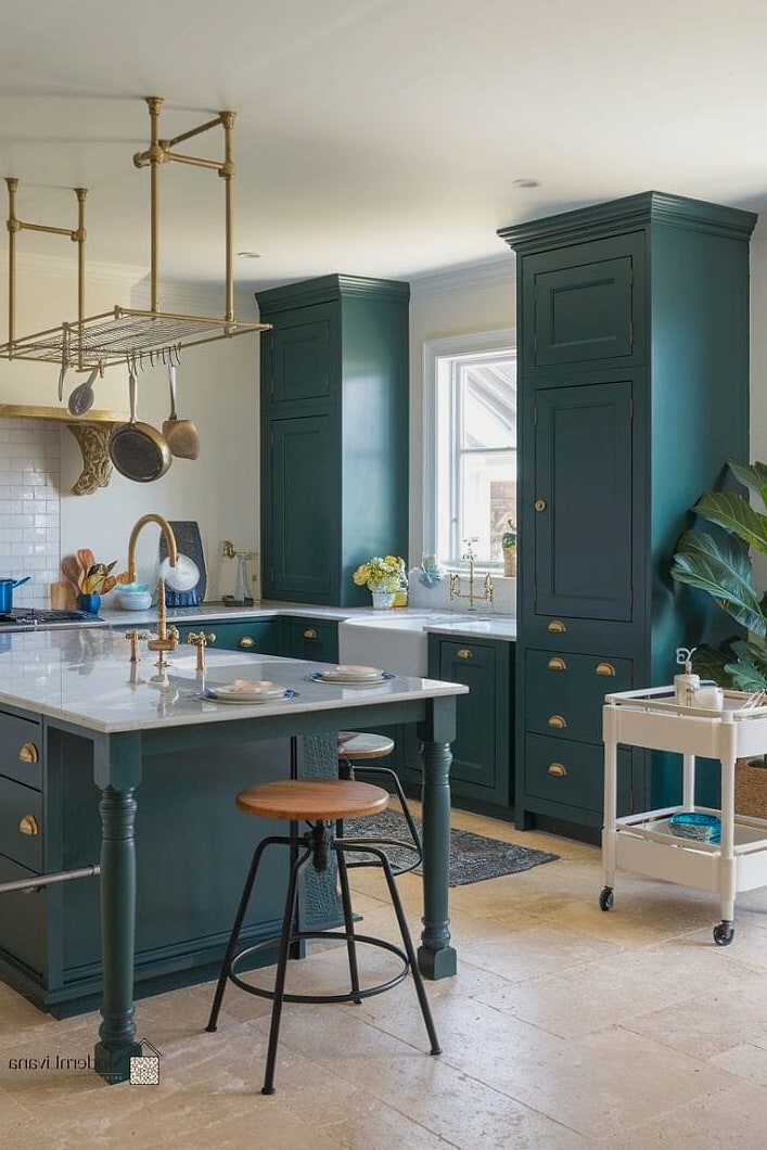 Black Cabinets in a Coastal-Modern Kitchen