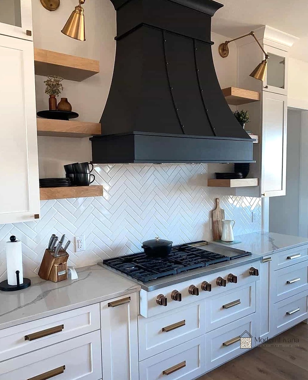 Black Range Hood as a Focal Point