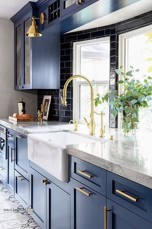 23 Blue and White Kitchen Ideas to Show Your Contractor 23 Blue and White Kitchen with Brass Faucet