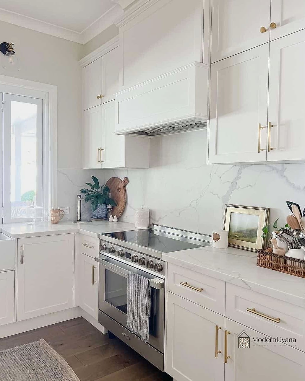 24 White Kitchen Ideas That Are Stylish and Practical 11 Brushed Brass Hardware for Warmth