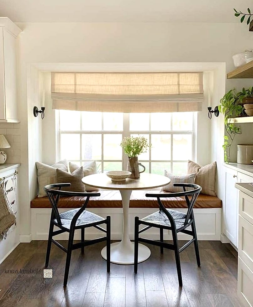 21 Kitchen Window Ideas Worth Stealing From Interior Designers 5 A Built-In Bench Seat Beneath the Window