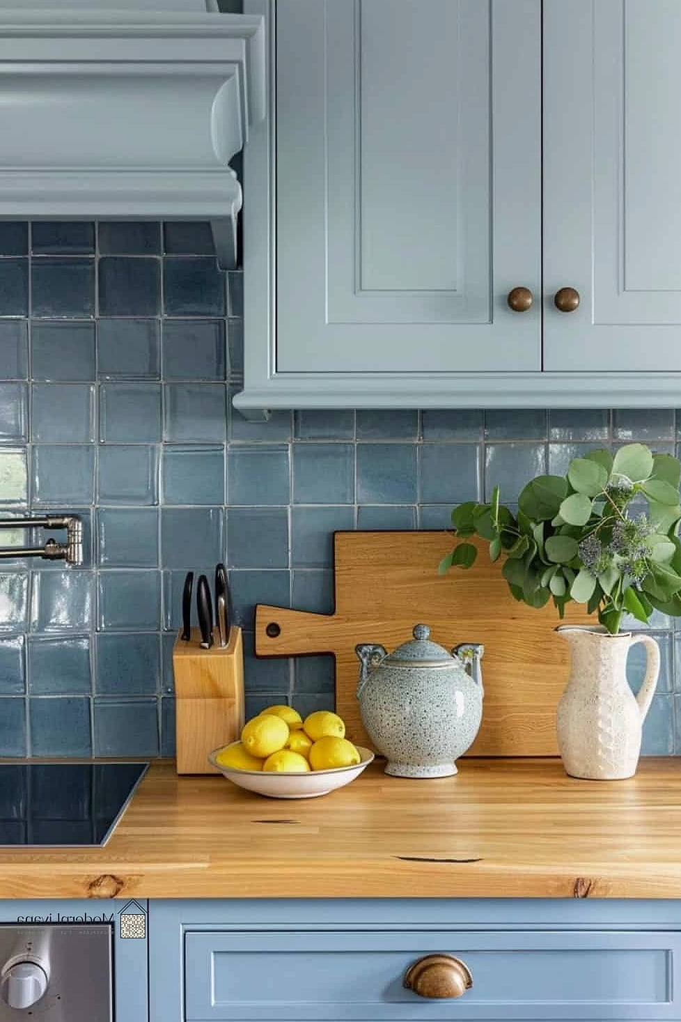 Classic Ceramic Tile in Warm White