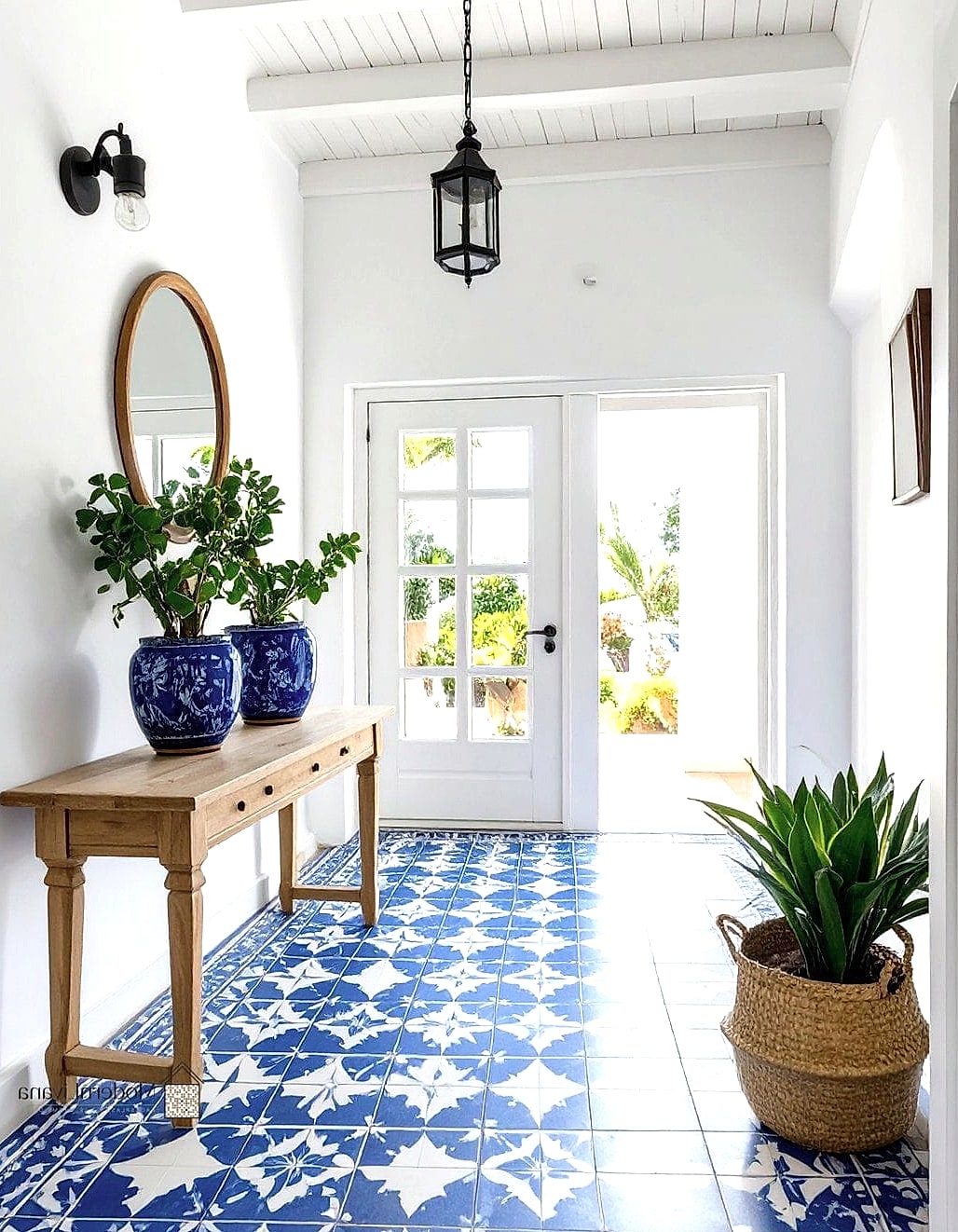 23 Blue Mosaic Tile Ideas From Homes We Absolutely Love 18 Coastal Blue Entryway Floor Medallion