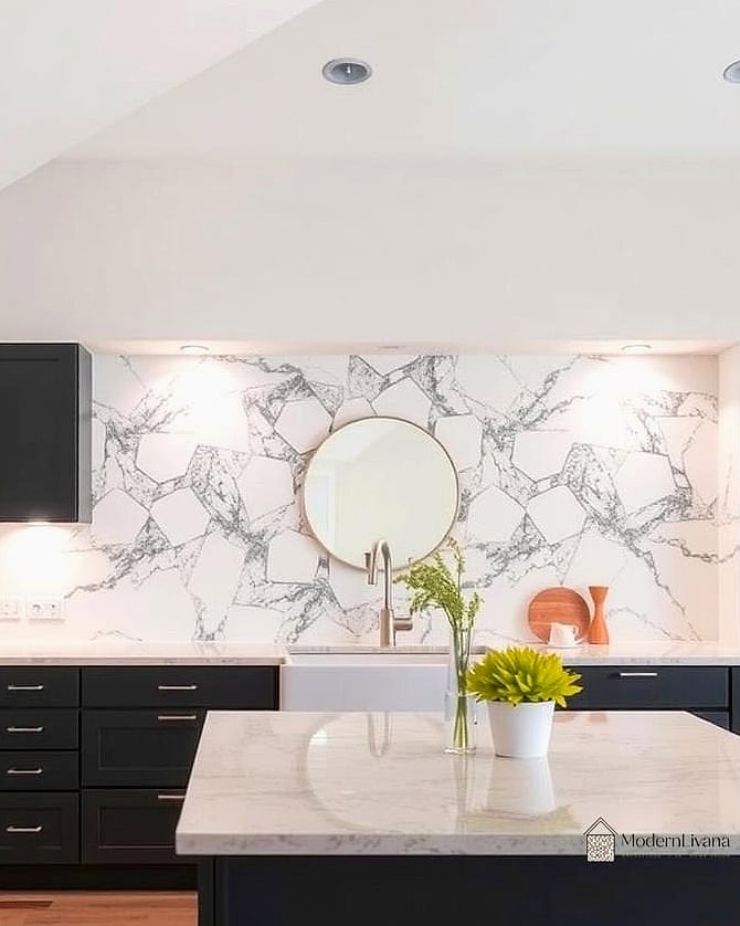 Extended Backsplash to the Ceiling