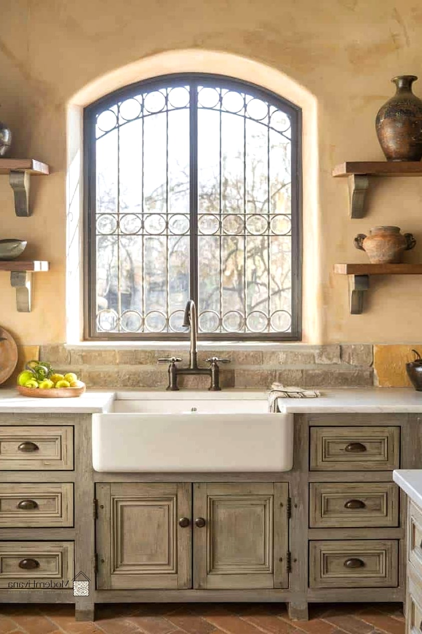 Farmhouse Sink in Fireclay or Stone