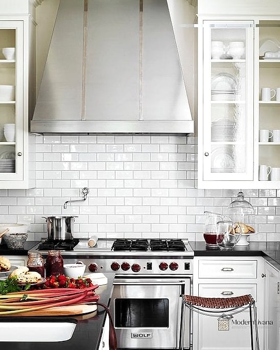 24 White Backsplash Ideas That Work in Any Size Home 18 Glossy White Subway Tile