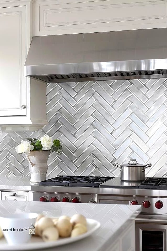 24 White Backsplash Ideas That Work in Any Size Home 4 Herringbone Subway Tile