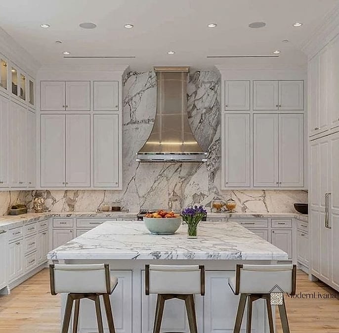 Marble Countertops with Dramatic Veining