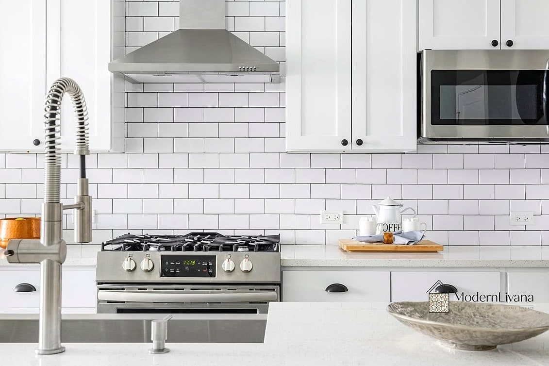24 White Backsplash Ideas That Work in Any Size Home 19 Matte White Subway Tile