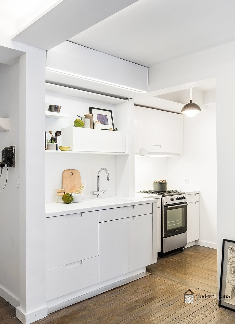 A Mix of Open and Closed Storage