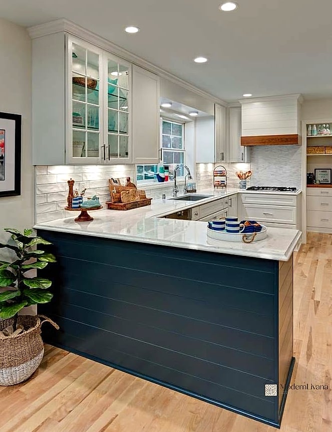 25 Kitchen Layout Ideas Functional Layouts Ideas That Look Expensive But Aren't 8 Peninsula Instead of a Full Island