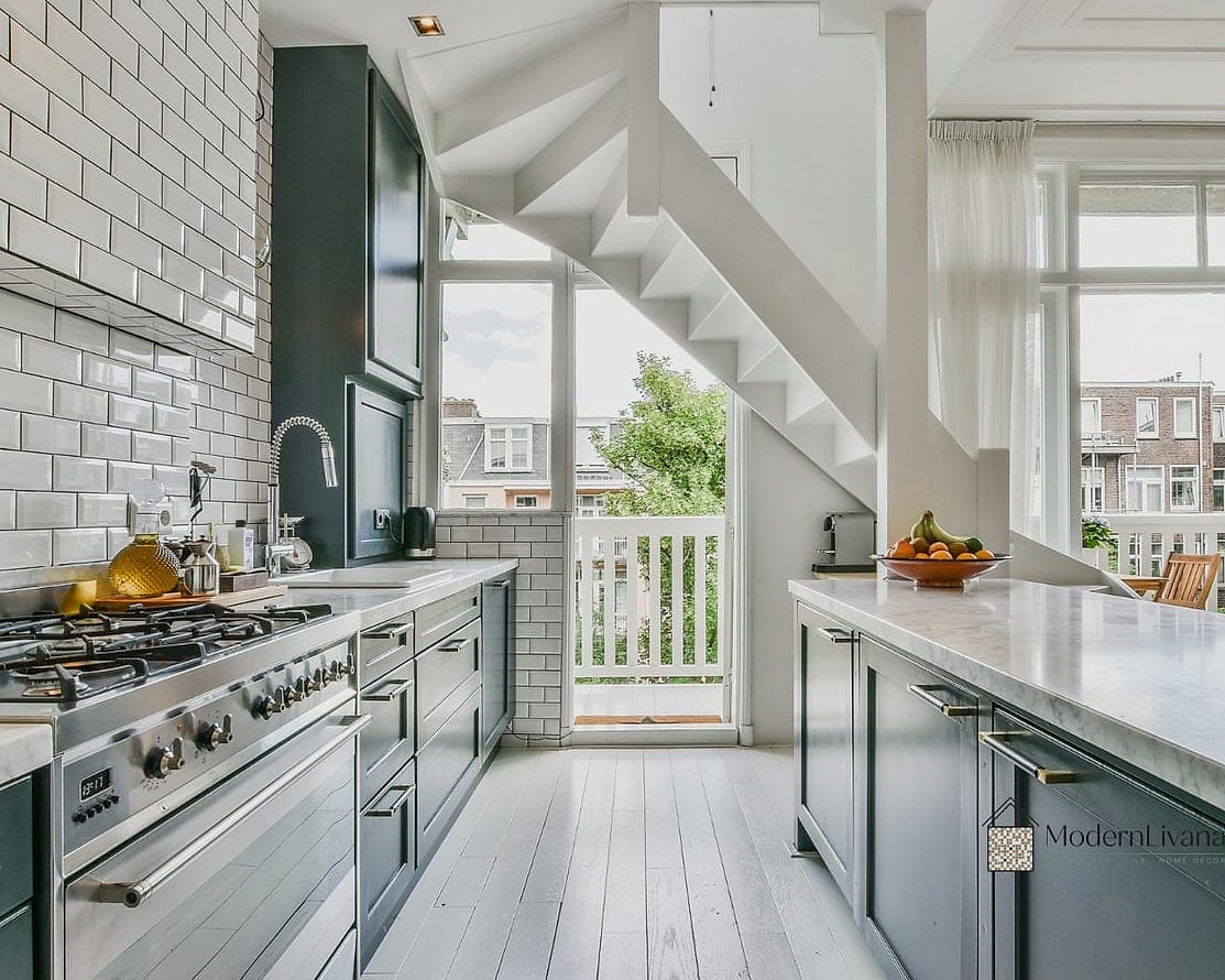 25 Kitchen Layout Ideas Functional Layouts Ideas That Look Expensive But Aren't 23 Range Wall as the Focal Point