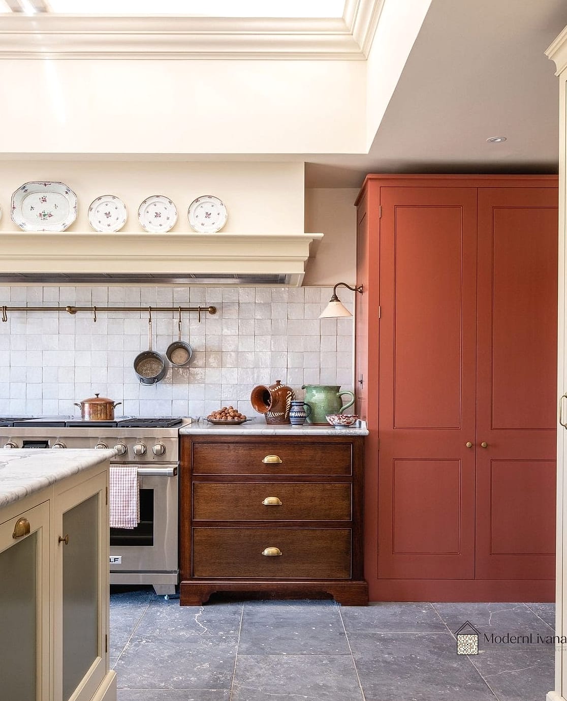Rust and Cream Combination