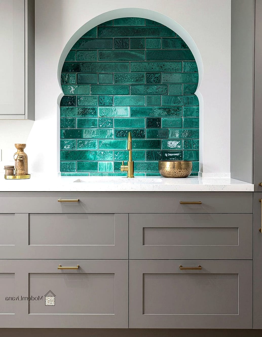 Tile Niche Inside a Range Hood