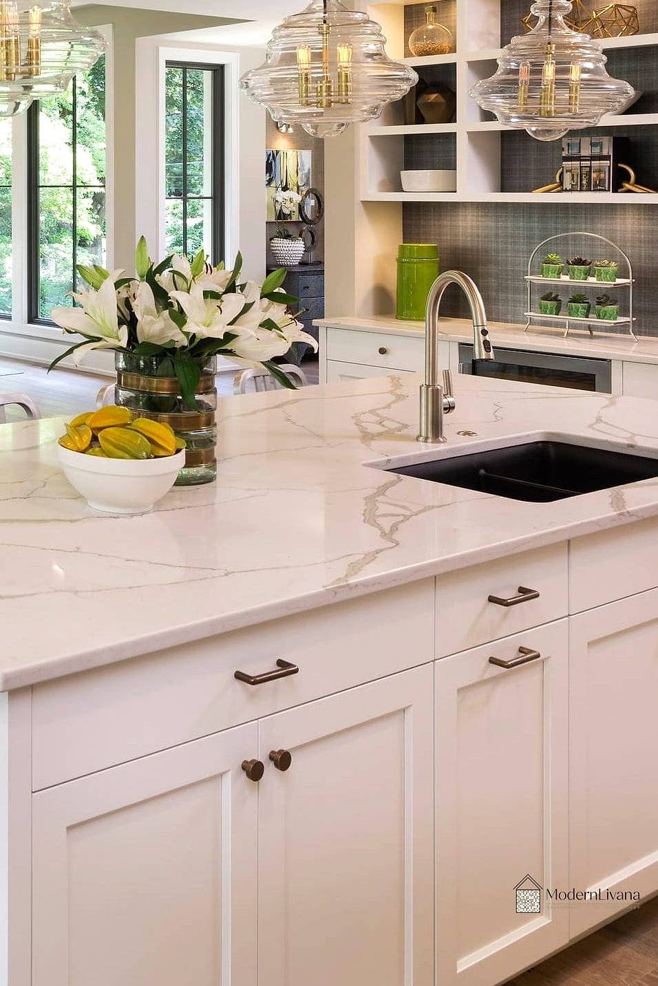 Two-Tone Quartz for a Custom Kitchen Layout