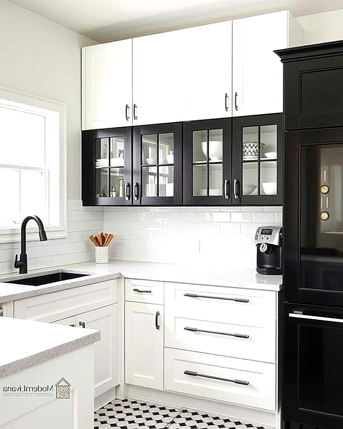 Two-Tone Upper and Lower Cabinets