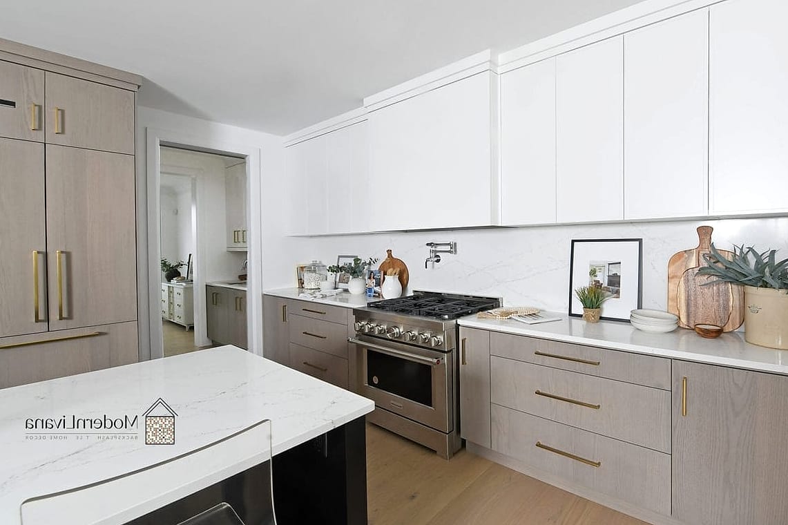 Two Tone with a Hidden Fridge Panel