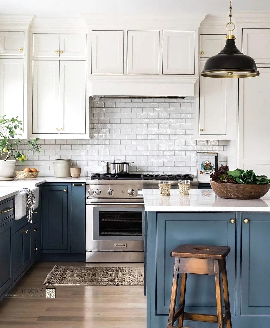 Two-Tone Cabinets