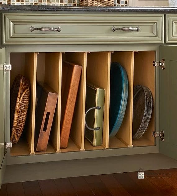 Vertical Tray and Sheet Pan Dividers