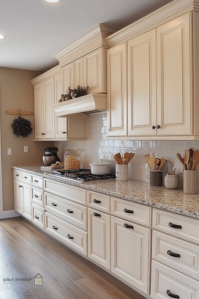 26 White Cabinets Ideas That Look Expensive But Aren't 15 Vintage-Inspired Cup Pulls