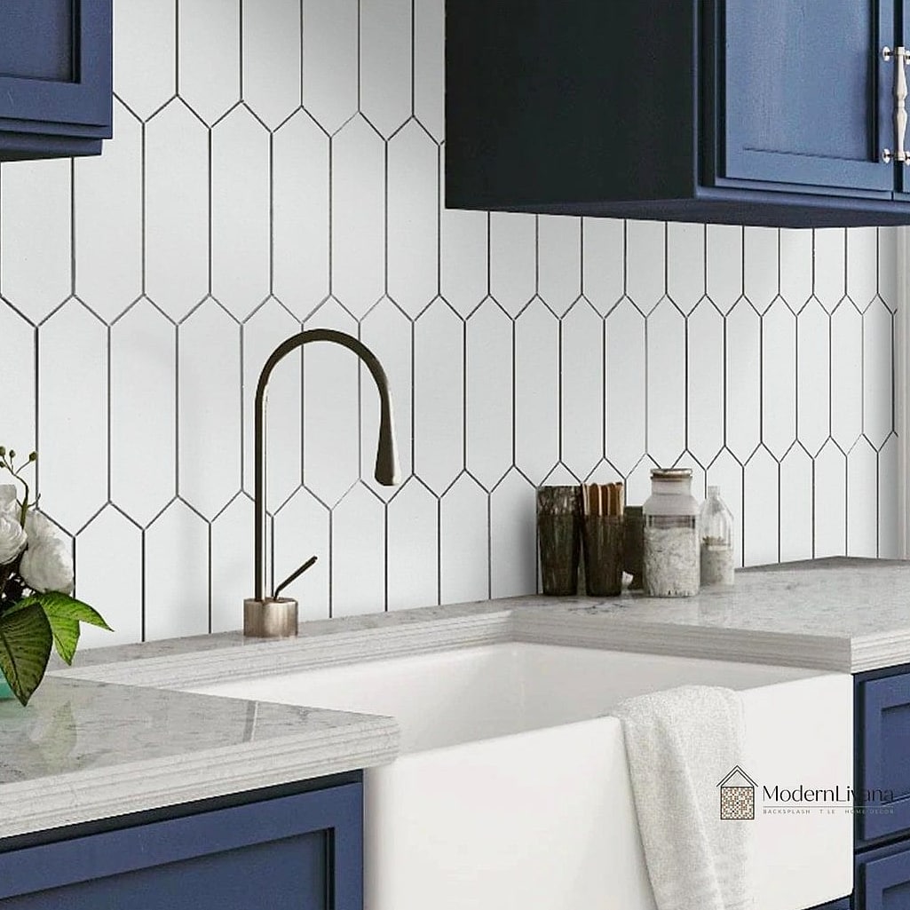 24 White Backsplash Ideas That Work in Any Size Home 6 White Hexagon Tile