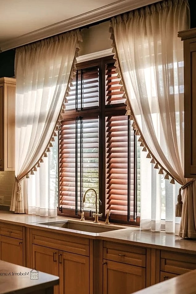 21 Kitchen Window Ideas Worth Stealing From Interior Designers 13 No Window Treatment at All